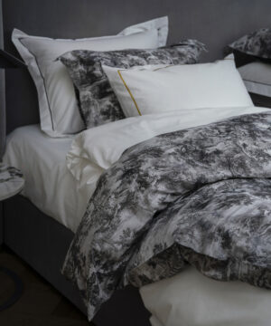 satina-gultas-velas-komplekts-the-lovers-tale-grey-uzklats