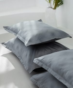 satina-gultas-vela-mirage-grey-spilvendranas