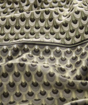 satina-gultas-vela-lofty-olive-green-audums