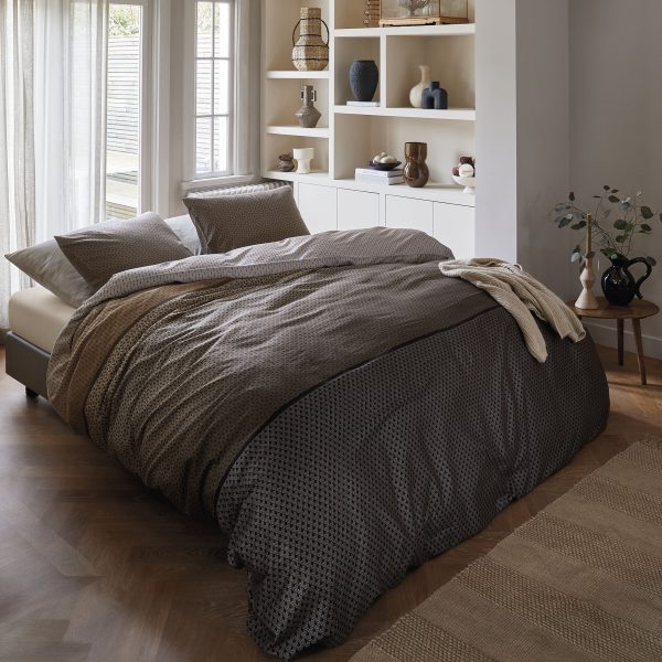 satina-gultas-vela-carter-brown-g